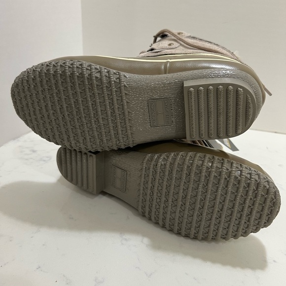 US Ski Team Tan and Brown Winter Boots - Picture 7 of 13